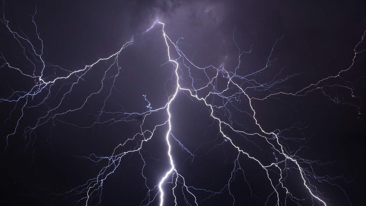 5 Warning Signs Mother Nature Is About To Strike